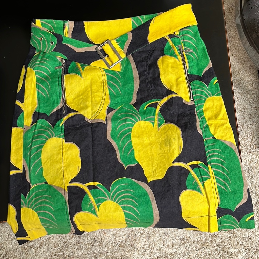 Tory Burch skirt – size 6 – banana leaf print